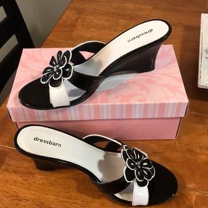 Black and white flower wedge heel sandal size 9
